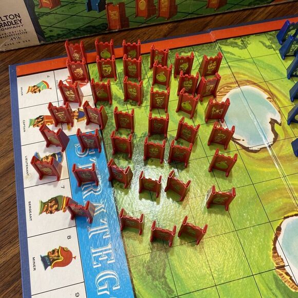 Vtg 1961 Stratego Family Board Game War Strategy 4916 100% Complete Rough Box - Picture 7 of 16